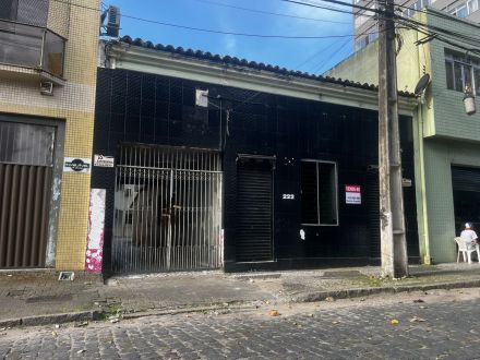 Ref 104 -Imóvel Comercial + Residencial à Venda – Oportunidade Única no Coração da Cidade!